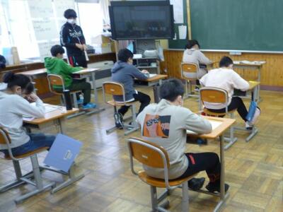 奇数学年の５年生は国語を実施