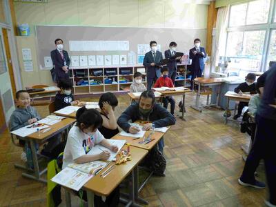 中学校の先生が授業参観①（３年算数）